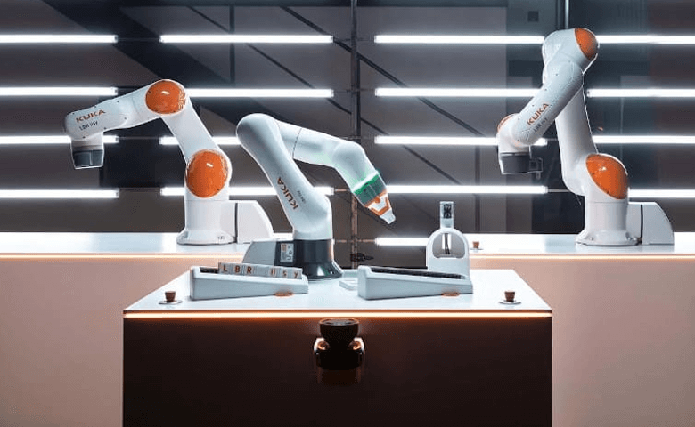 More applications, the familiar simplicity: the new LBR iisy cobots